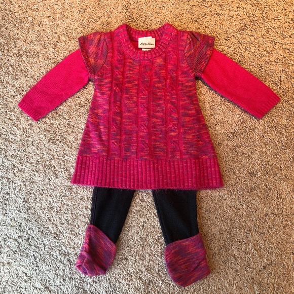 ✈️ 4/$25 ✈️ Sweater with matching leggings